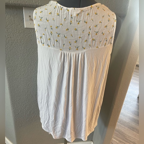 Floral Tank - Picture 3 of 4